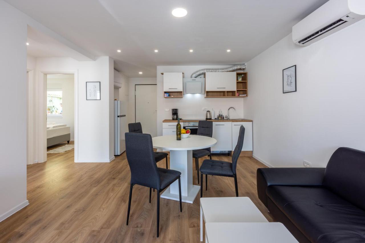Luxury Apartments Lovorka 1 & 2**** Selce Exterior photo
